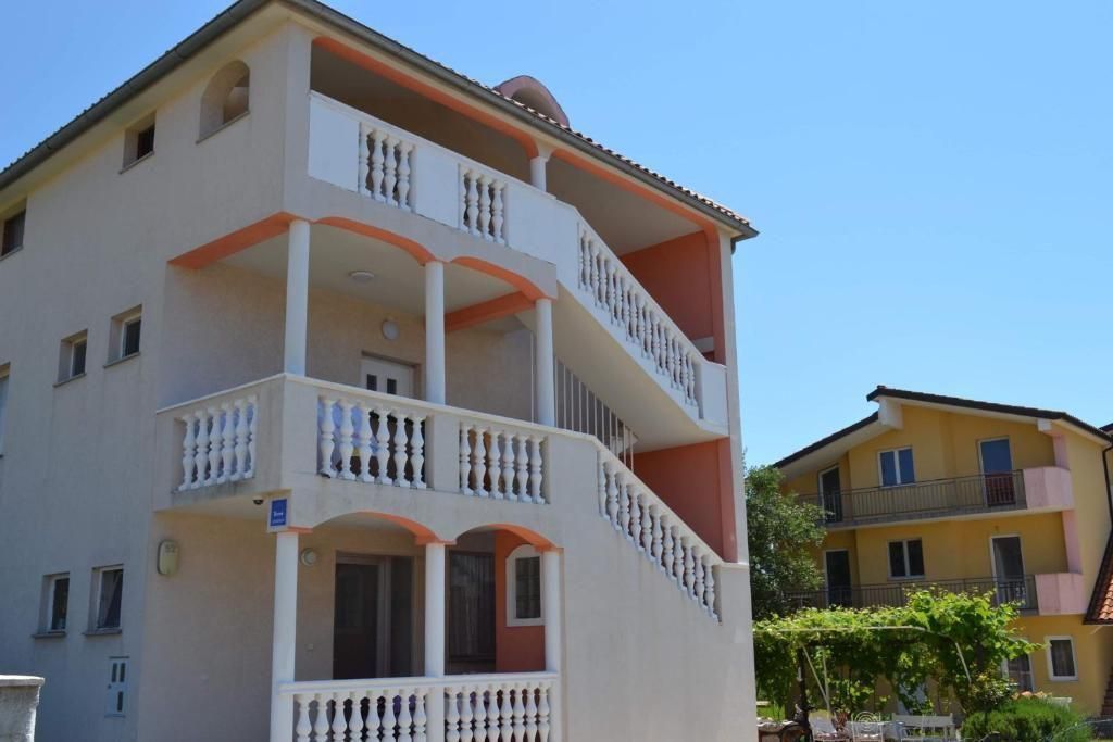 Hotel en Fazana, Croacia, 280 m² - imagen 1