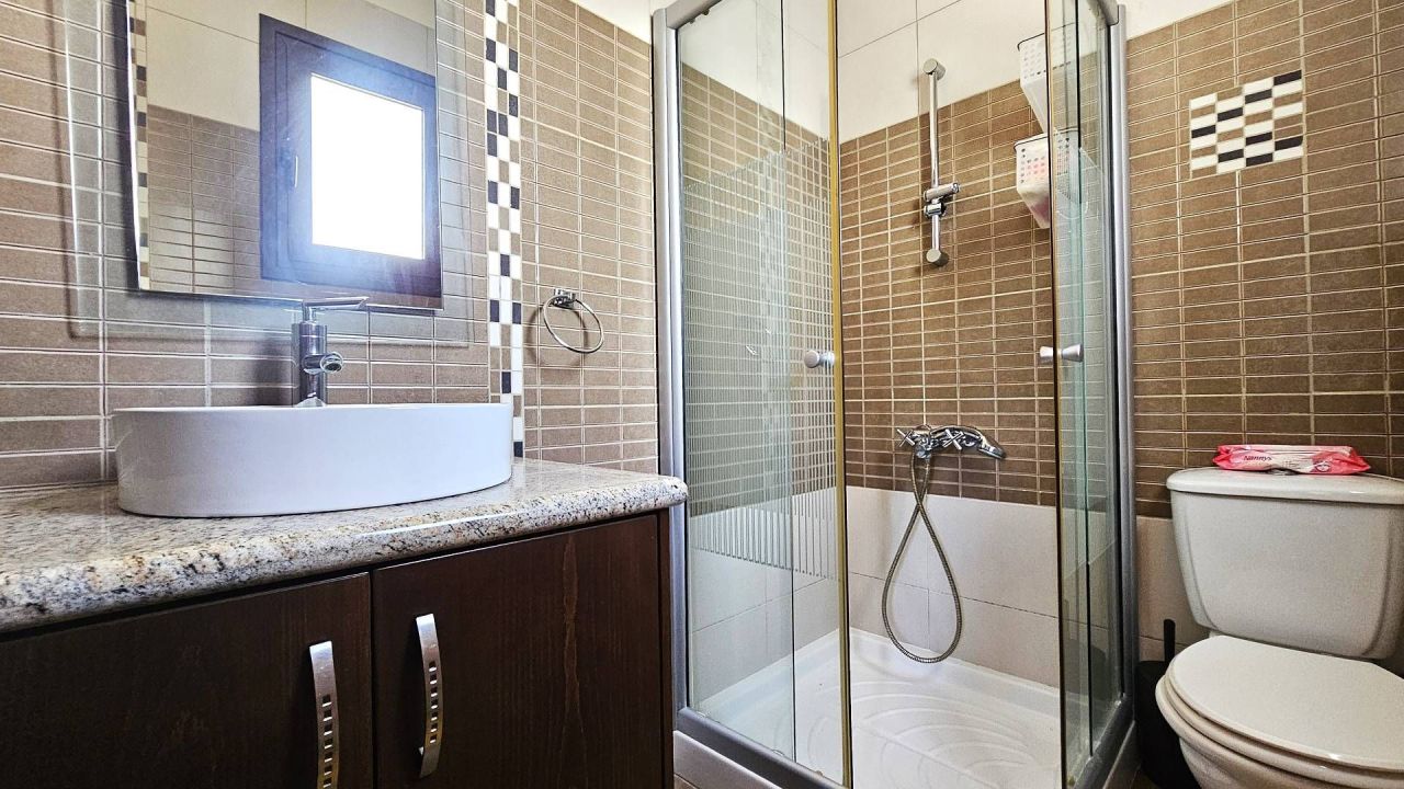 Maison à Germasogeia, Chypre, 320 m² - image 18