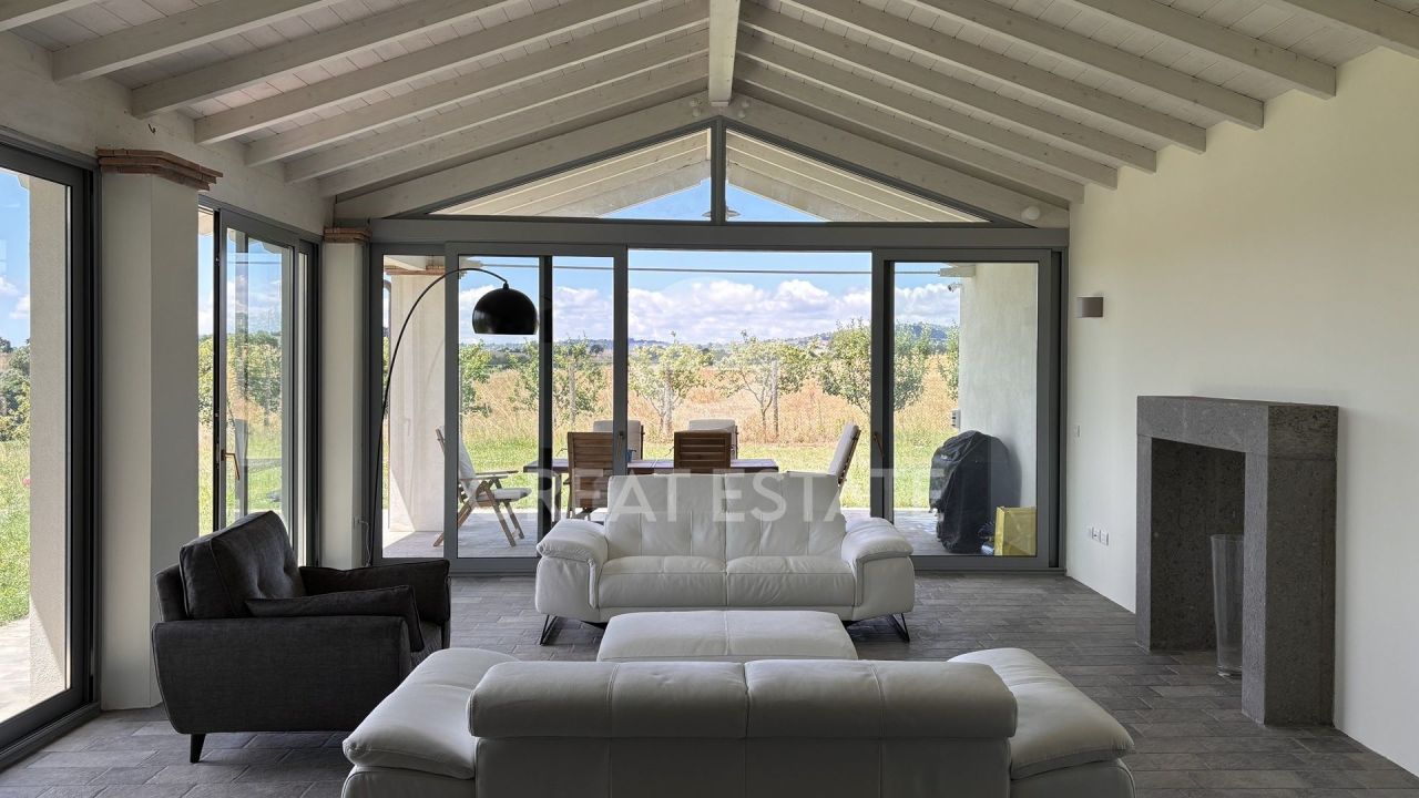 House in Viterbo, Italy, 348.85 m² - picture 10