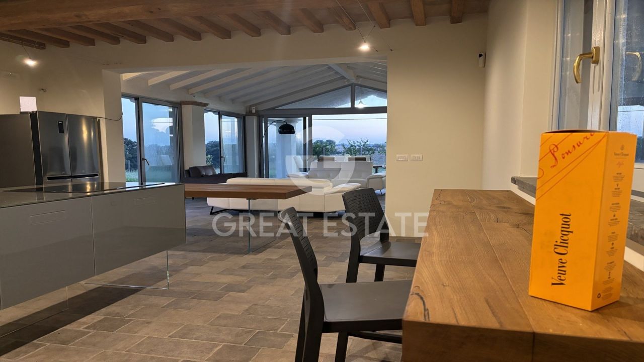 House in Viterbo, Italy, 348.85 m² - picture 11