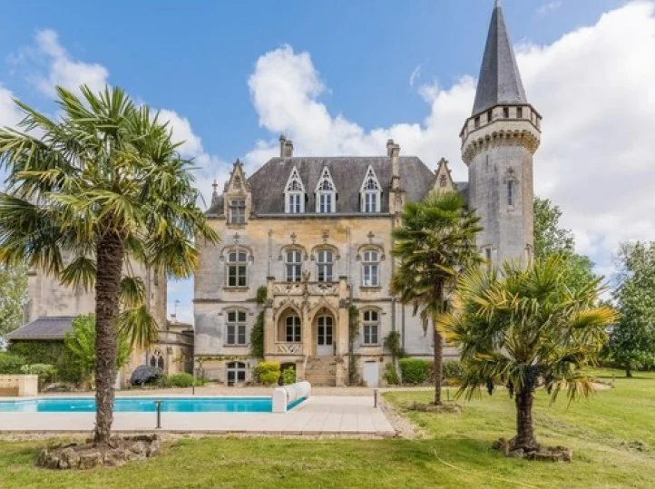 Casa en Tours, Francia, 850 m² - imagen 1
