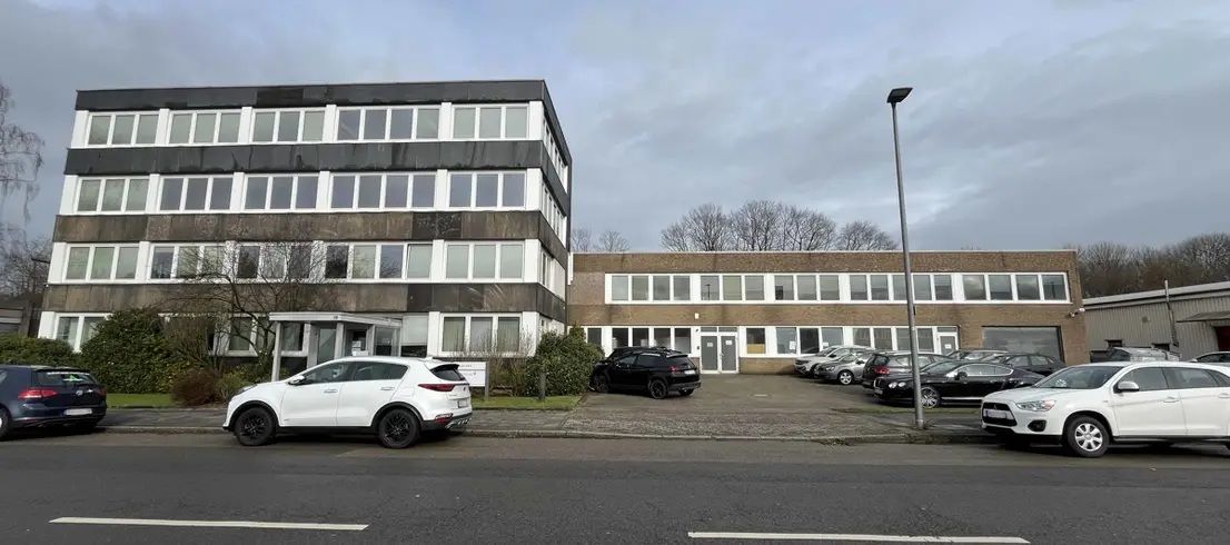 Office in Krefeld, Germany, 2 940 m² - picture 1