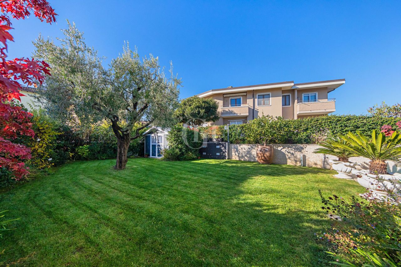 Villa par le Lac de Garde, Italie, 250 m² - image 10