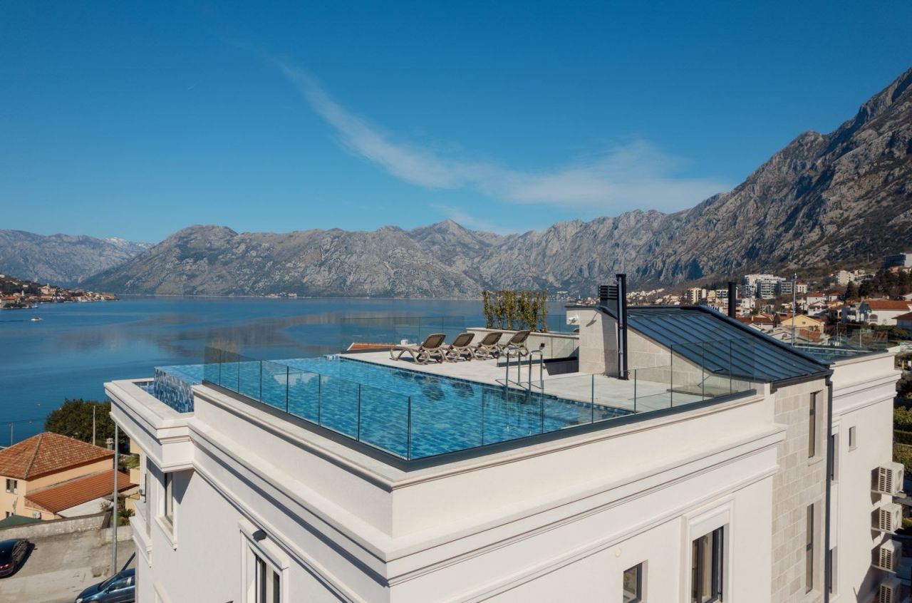 Penthouse in Kotor, Montenegro, 194 m² - picture 1