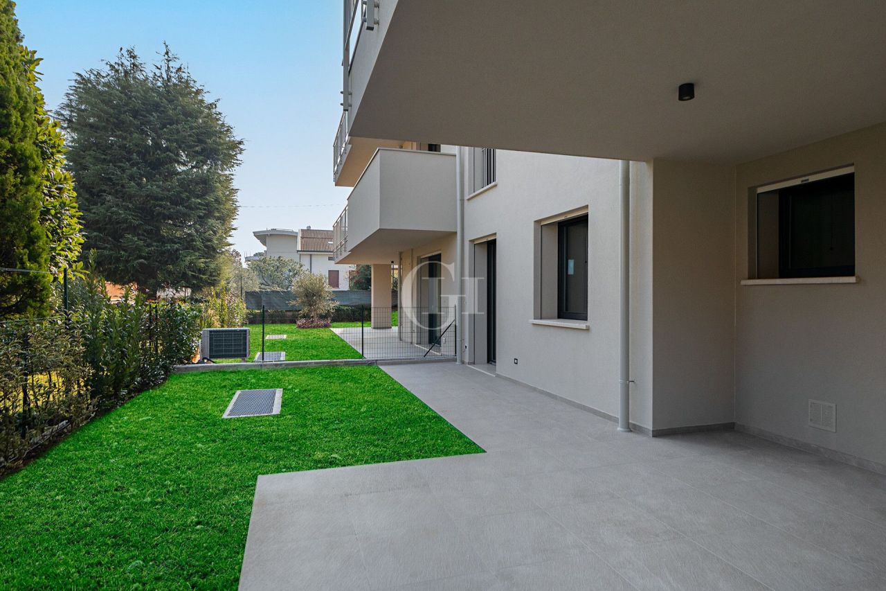 Apartment on Lake Garda, Italy, 120 m² - picture 1