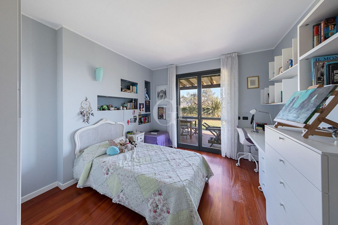 Villa sul Lago di Garda, Italia, 300 m² - foto 13