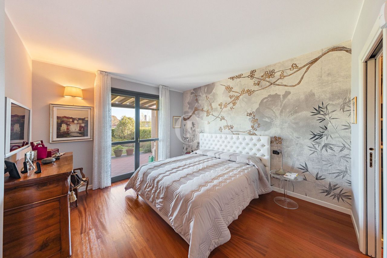 Villa sul Lago di Garda, Italia, 300 m² - foto 8