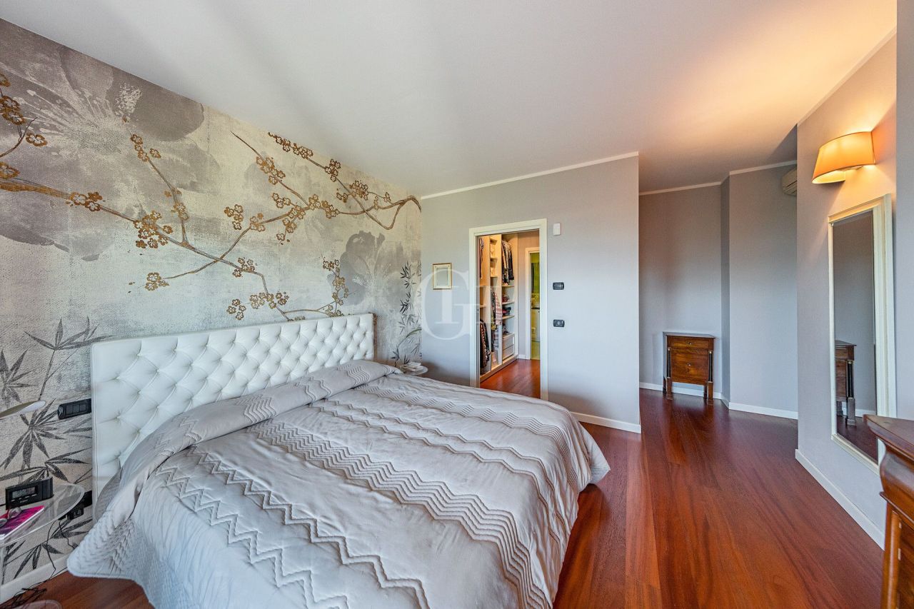 Villa sul Lago di Garda, Italia, 300 m² - foto 9