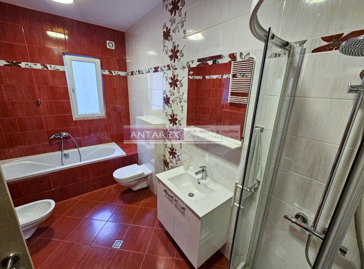 Apartment in Kumbor, Montenegro, 135 m² - picture 9