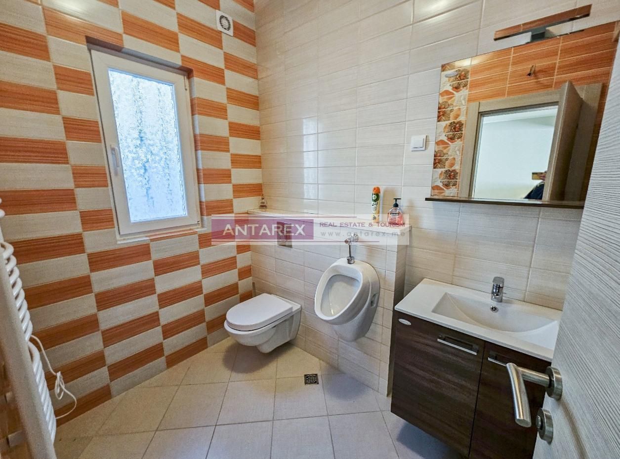 Apartment in Kumbor, Montenegro, 135 m² - picture 10