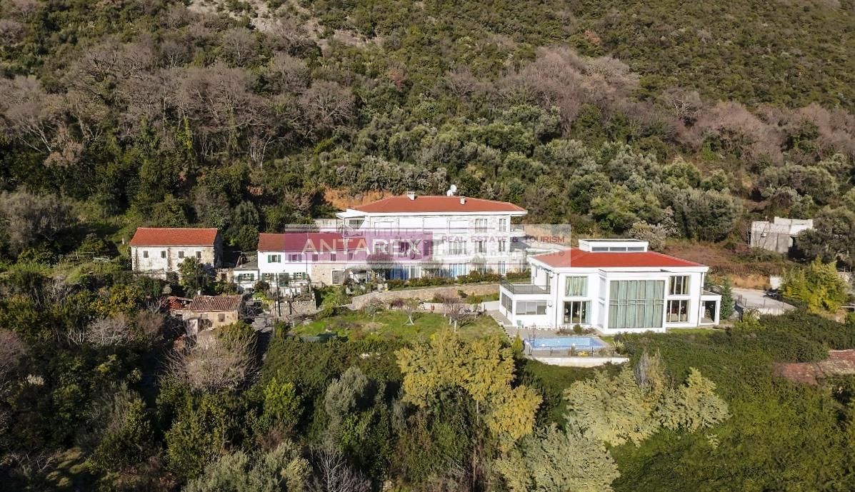 Apartment in Kumbor, Montenegro, 135 m² - picture 14