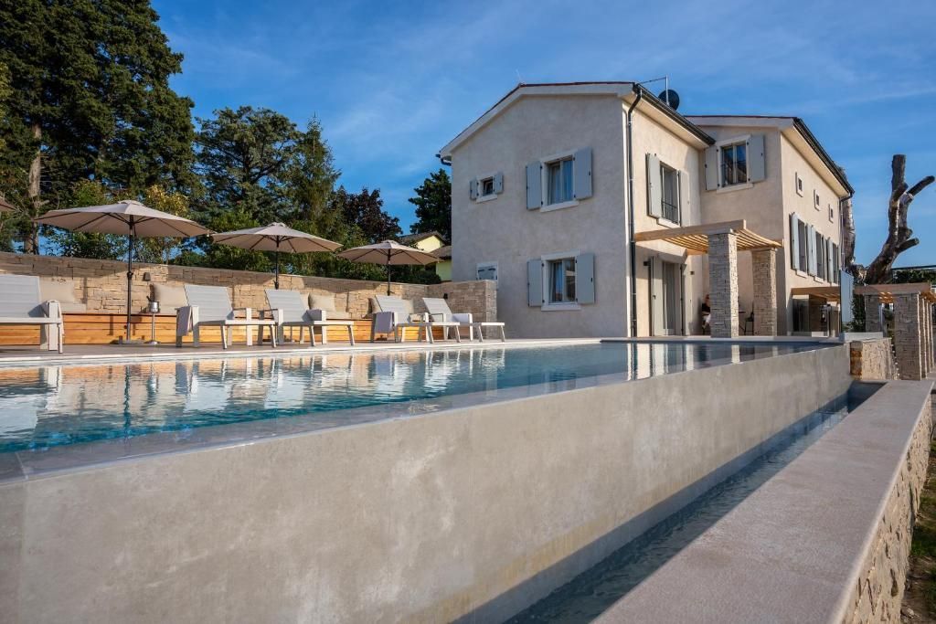 Hôtel à Buje, Croatie, 758 m² - image 1