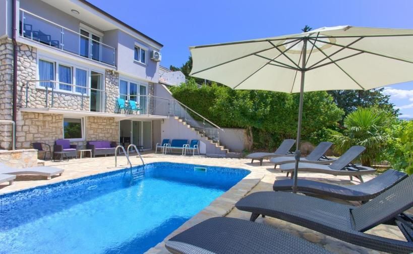 Villa à Novi Vinodolski, Croatie, 200 m² - image 1