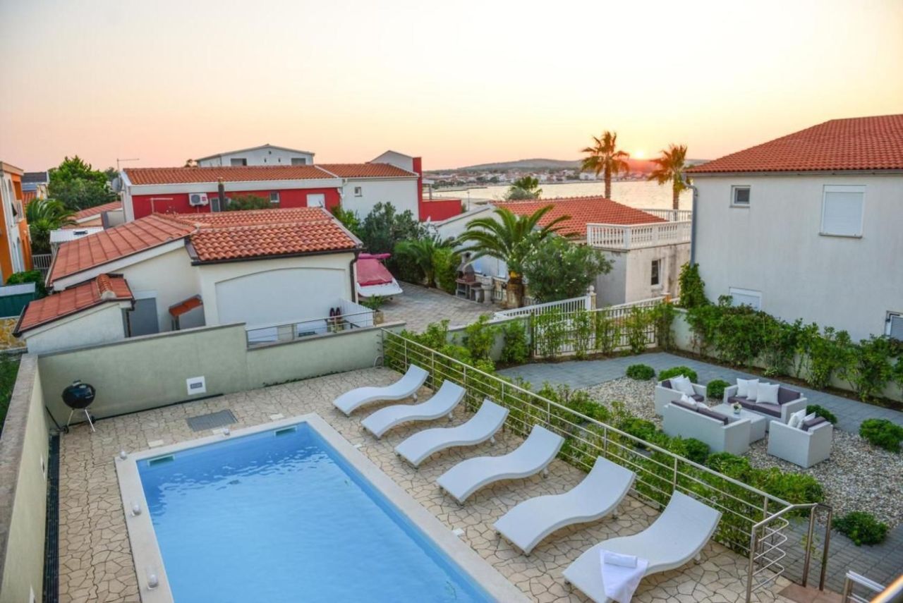 Hôtel à Zadar, Croatie, 350 m² - image 3