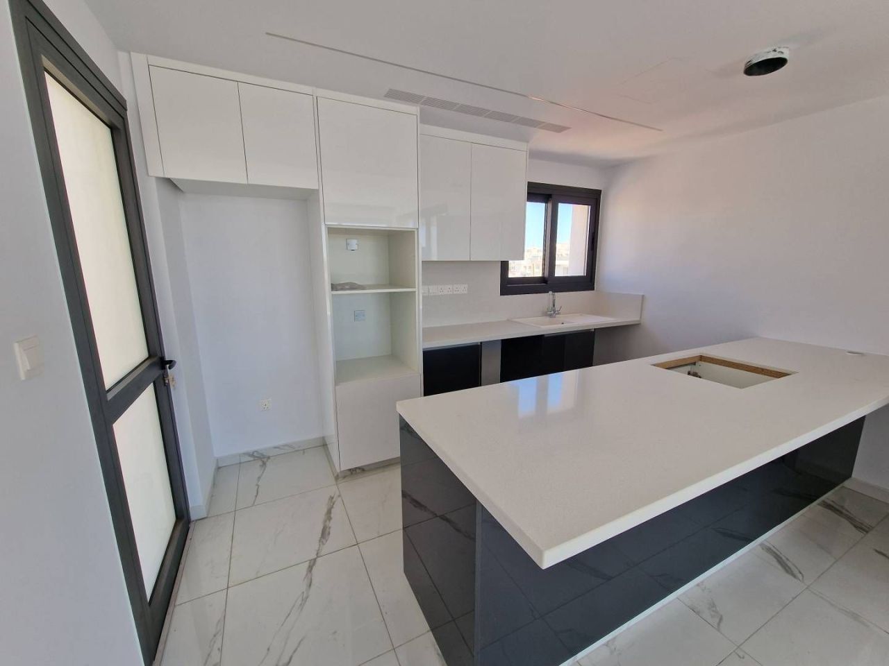 Flat in Limassol, Cyprus, 139 m² - picture 3