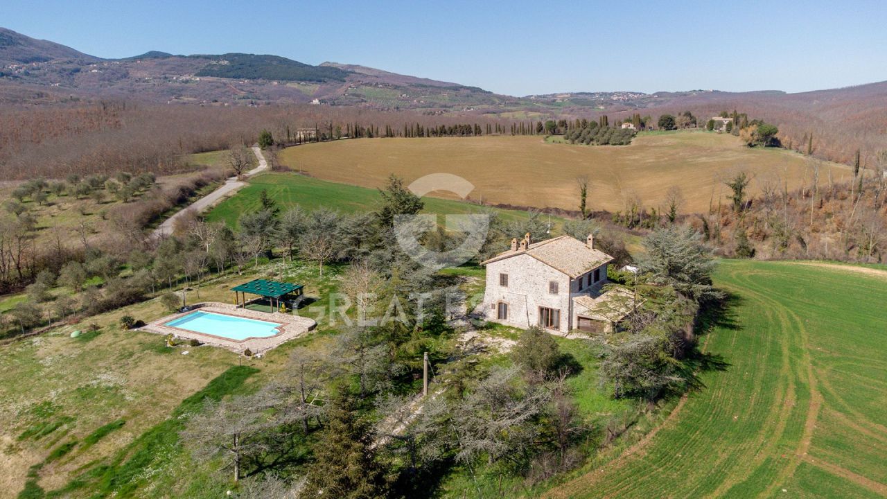 Maison Avigliano Umbro, Italie, 283 m² - image 1