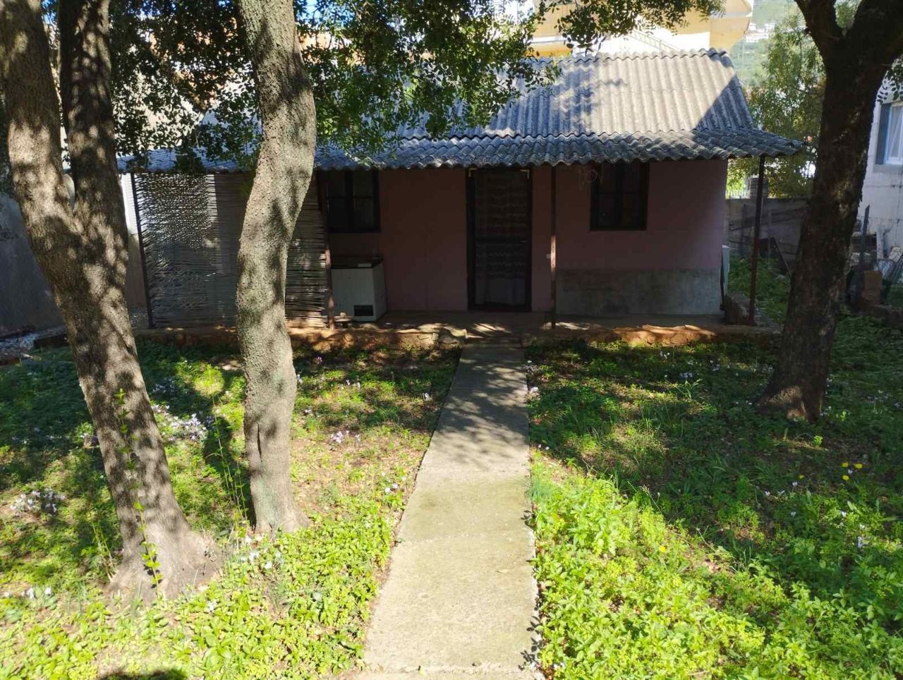 Haus in Dobra Voda, Montenegro, 61 m² - Foto 1