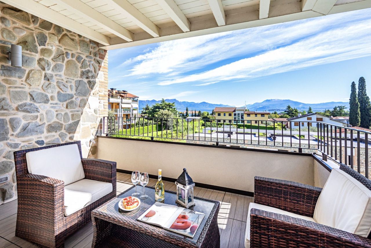 Apartamento por Lago de Garda, Italia, 120 m² - imagen 1