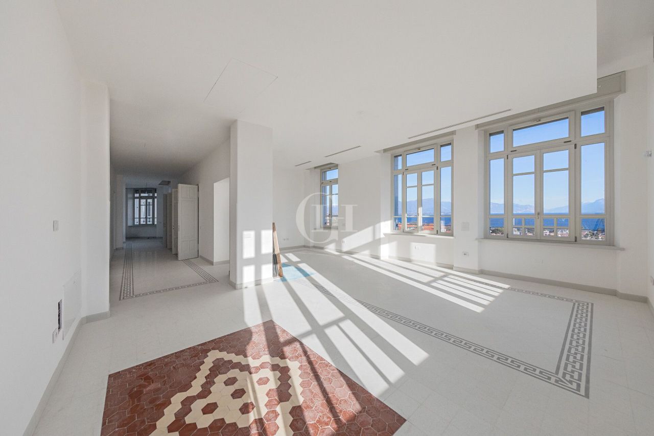 Apartment on Lake Garda, Italy, 318 m² - picture 4