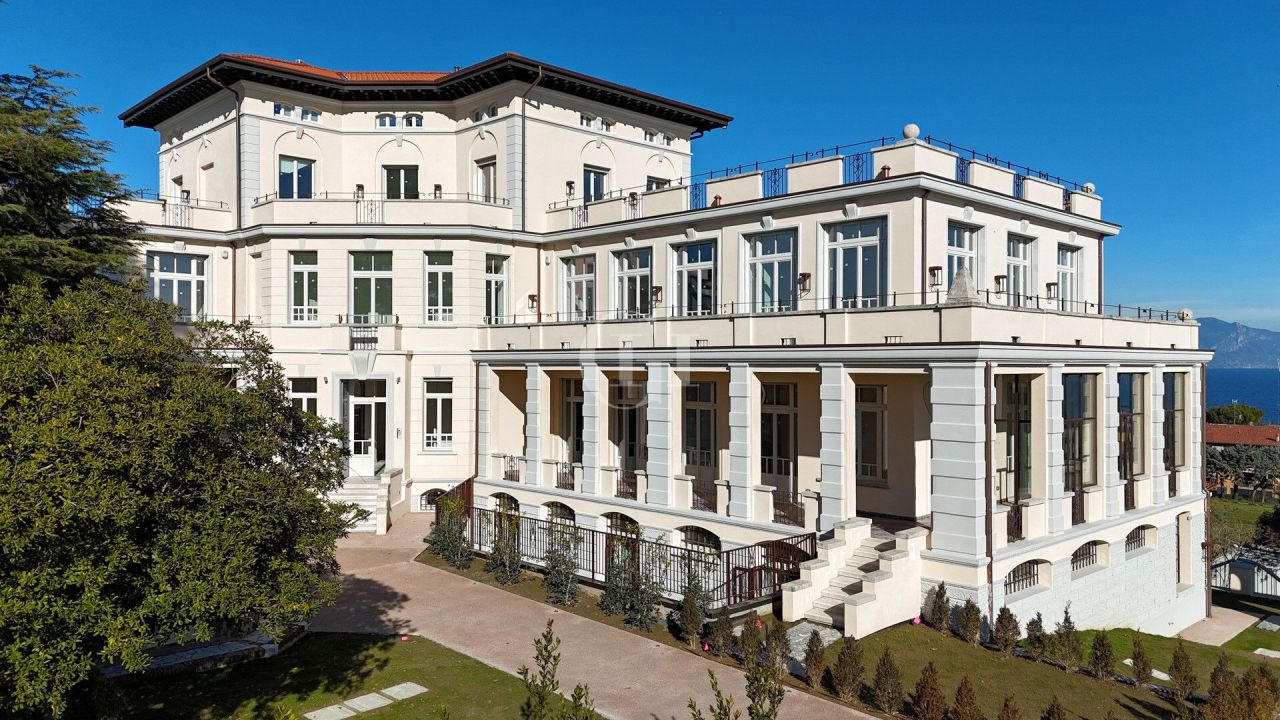 Apartment on Lake Garda, Italy, 318 m² - picture 8