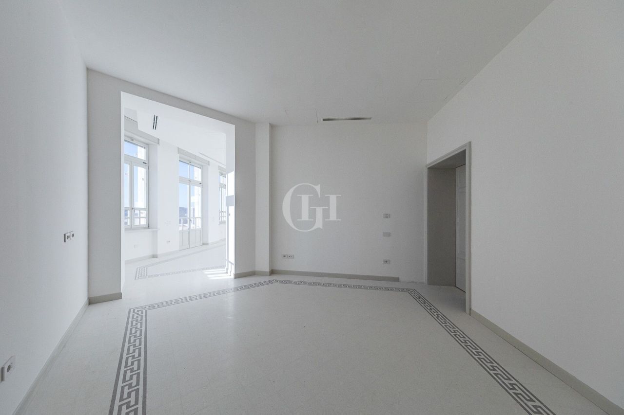 Apartment on Lake Garda, Italy, 318 m² - picture 11