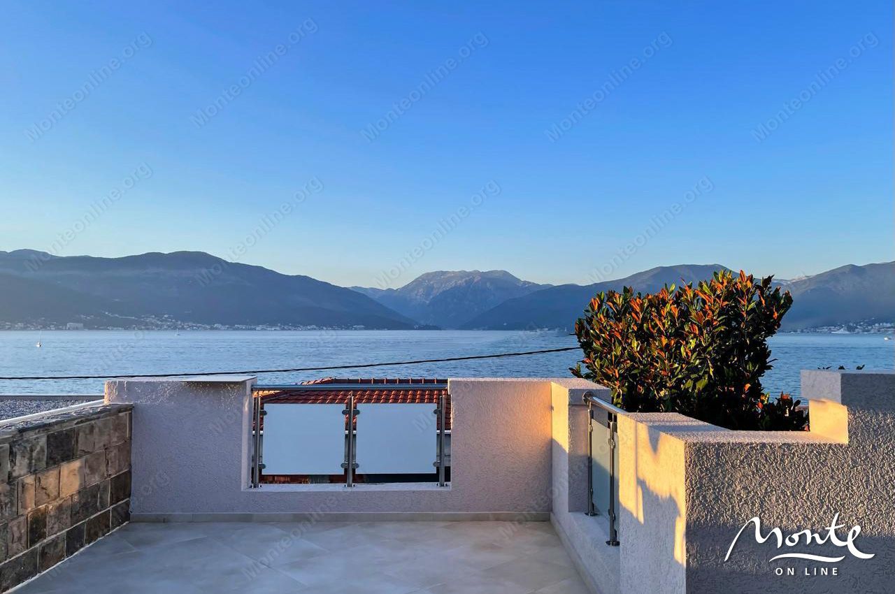 Appartement à Tivat, Monténégro, 120 m² - image 1
