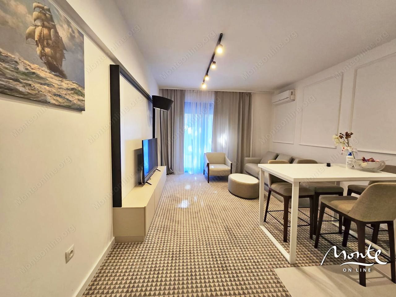 Wohnung in Budva, Montenegro, 74 m² - Foto 1