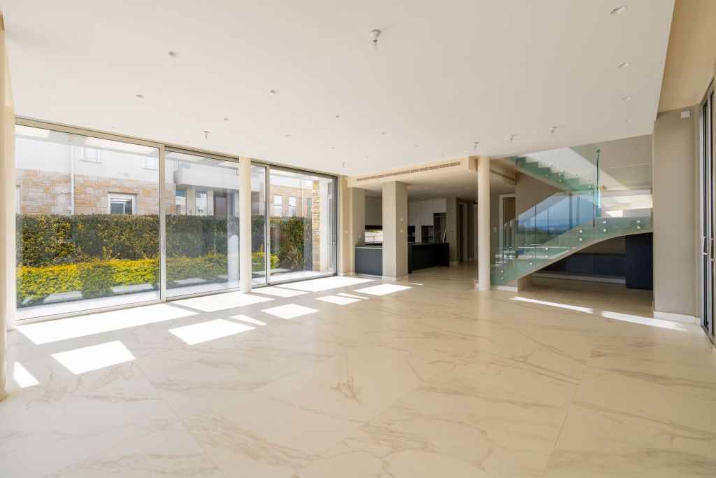 Flat in Paphos, Cyprus, 305 m² - picture 4