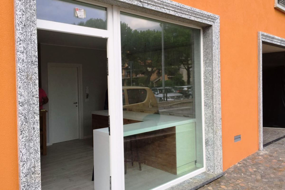 Bureau à Menaggio, Italie, 80 m² - image 1