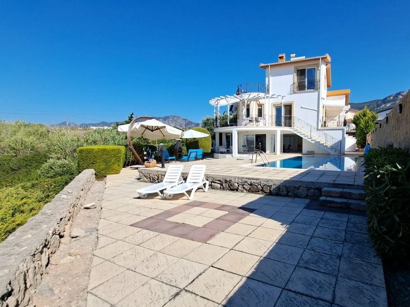 Villa a Kyrenia, Cipro, 260 m² - foto 3