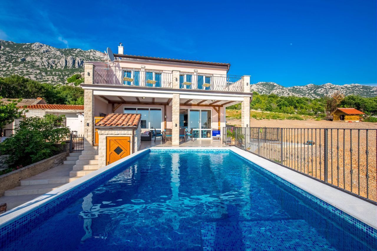 Villa Jablanac, Croatia, 260 m² - picture 1