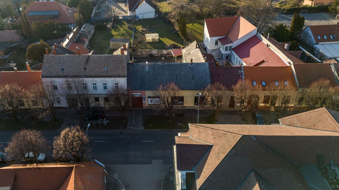 Shop in Keszthely, Hungary, 340 m² - picture 3