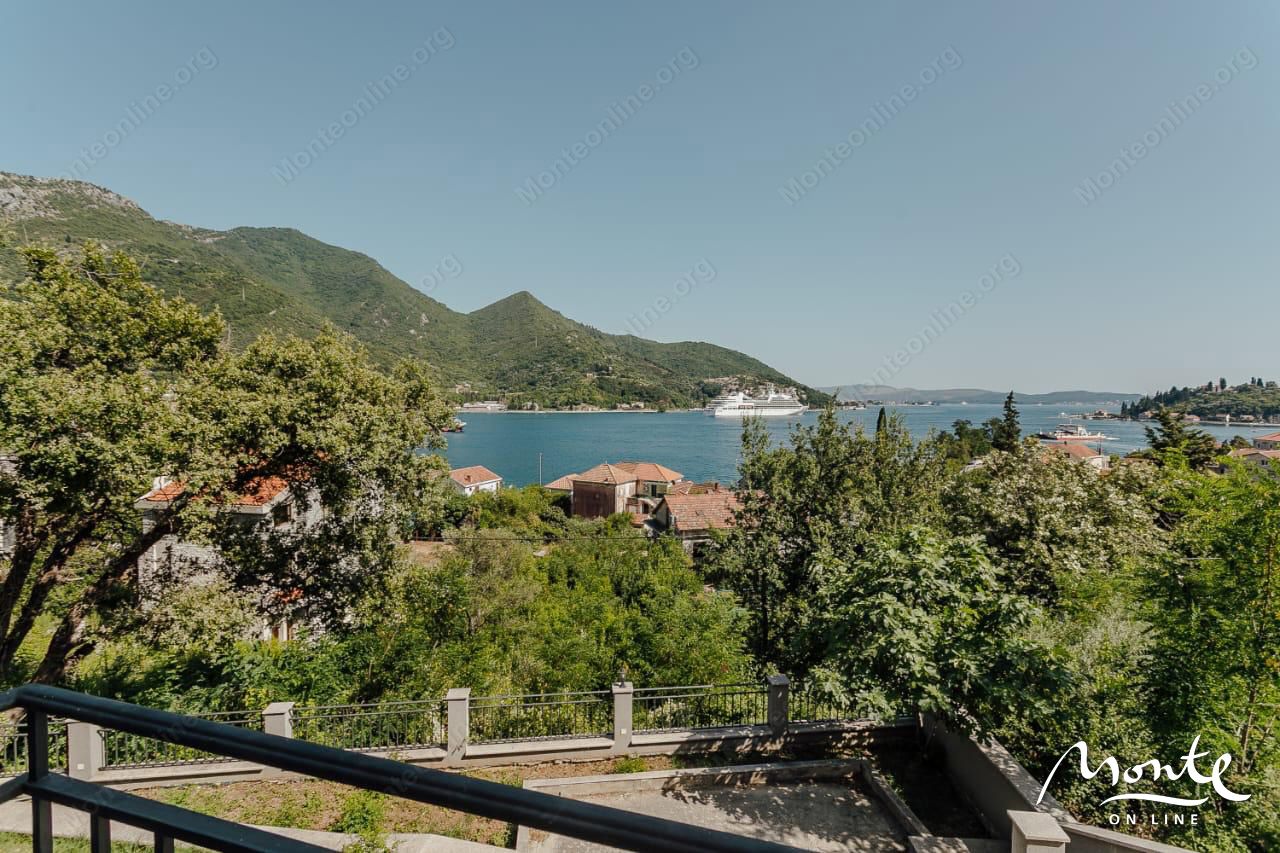 Piso en Herceg-Novi, Montenegro, 100 m² - imagen 1