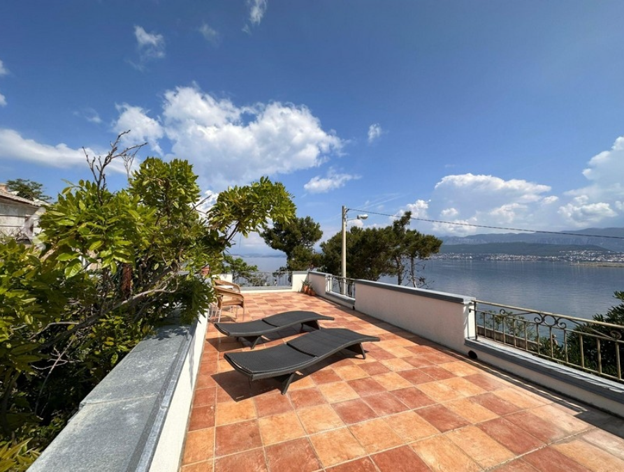 Villa Šilo,Dobrinj, Croatia, 140 m² - picture 1