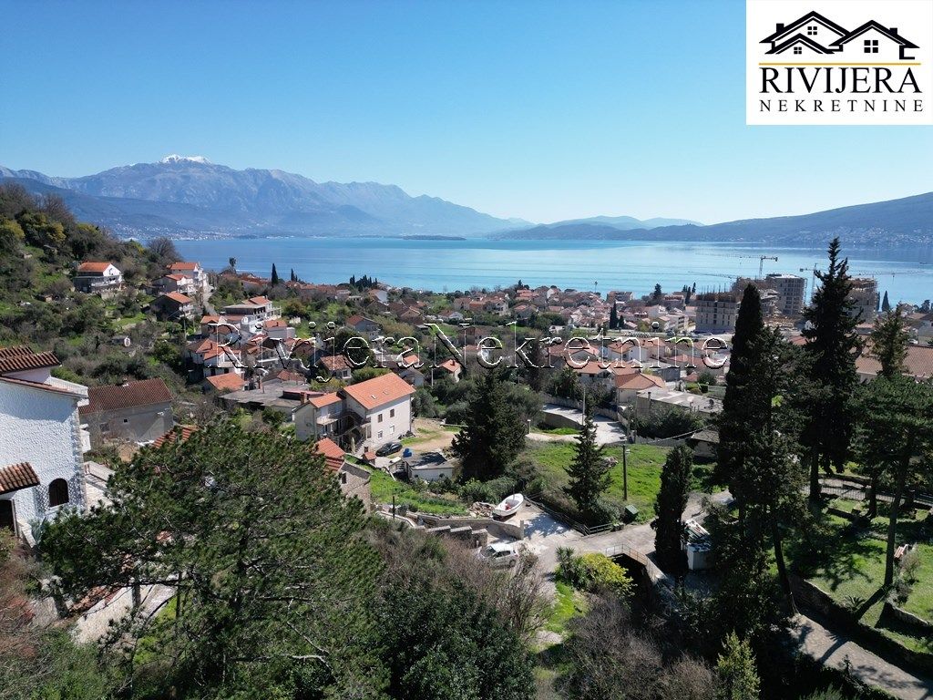 Grundstück in Herceg-Novi, Montenegro, 1 067 m² - Foto 1