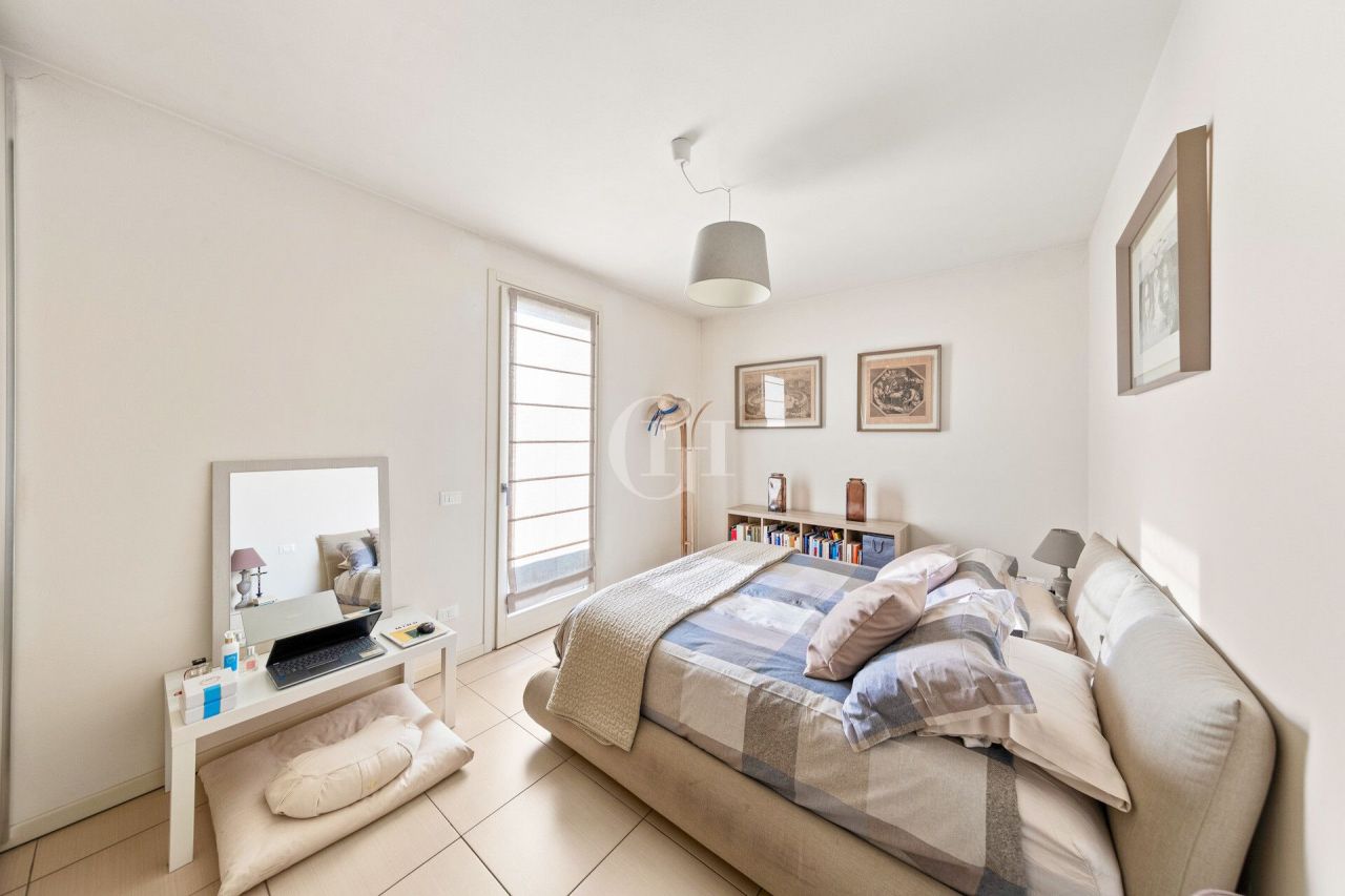 Apartamento por Lago de Garda, Italia, 138 m² - imagen 7