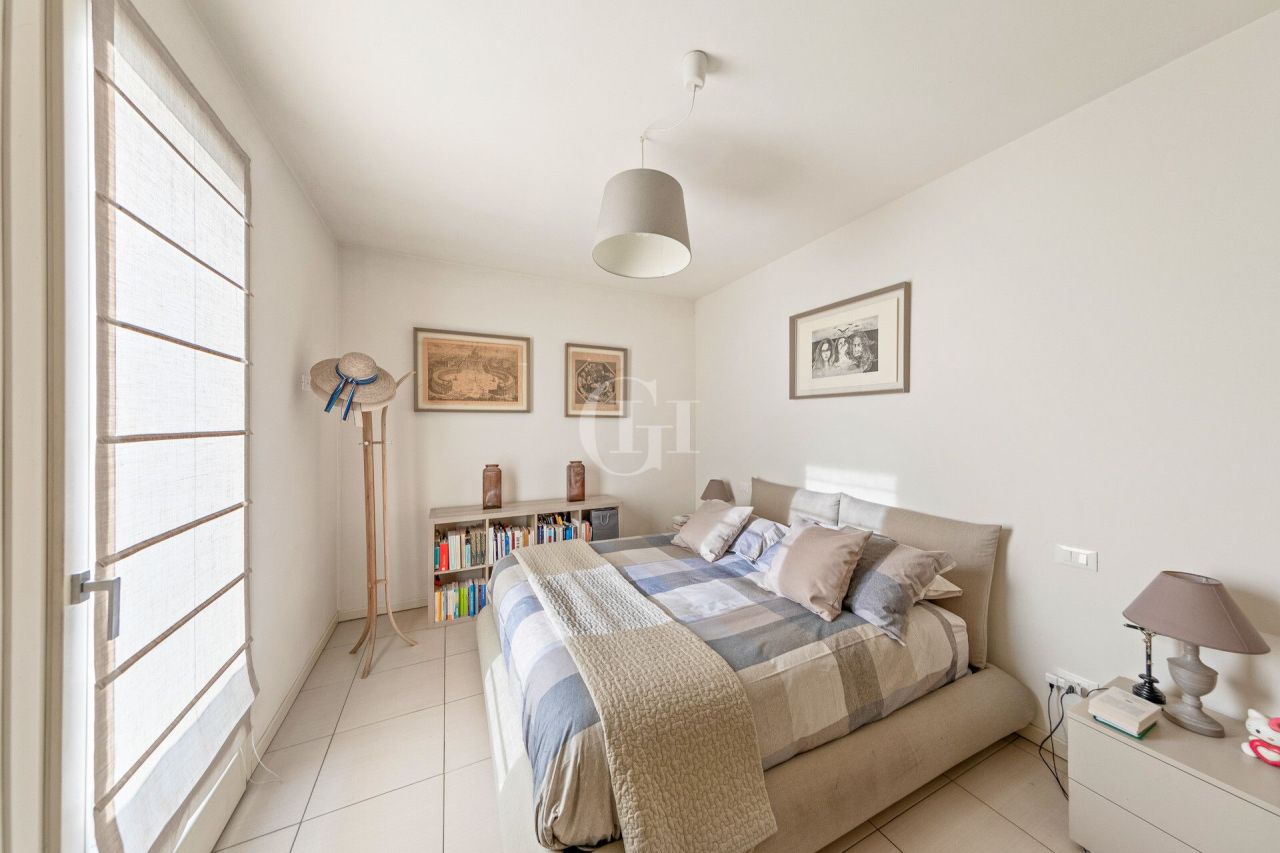 Apartamento por Lago de Garda, Italia, 138 m² - imagen 8