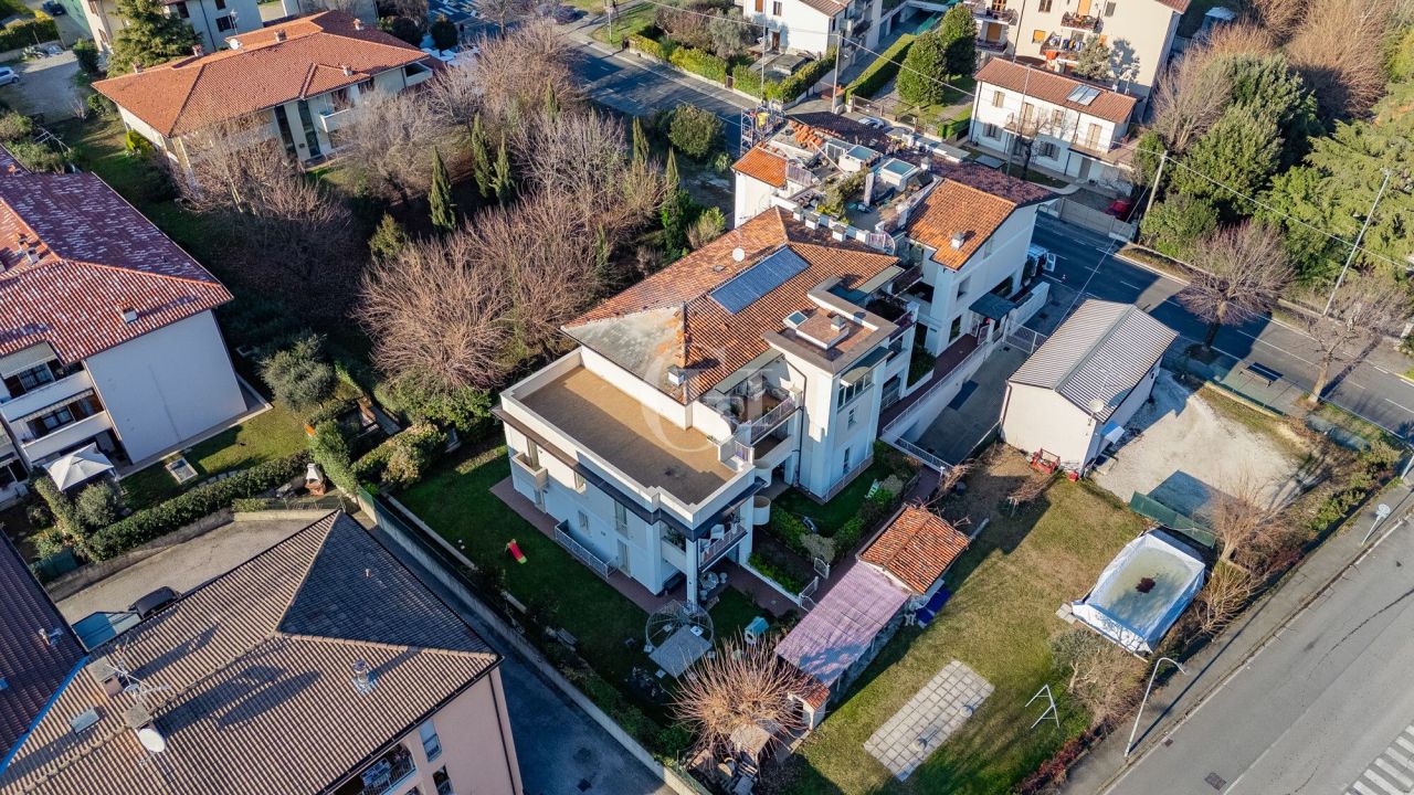 Apartamento por Lago de Garda, Italia, 138 m² - imagen 15