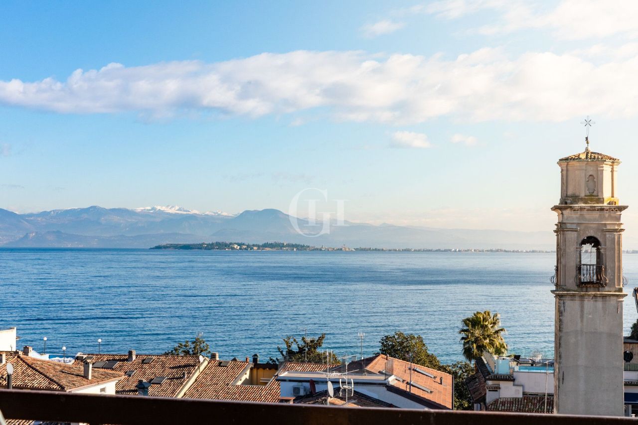 Ático por Lago de Garda, Italia, 185 m² - imagen 1