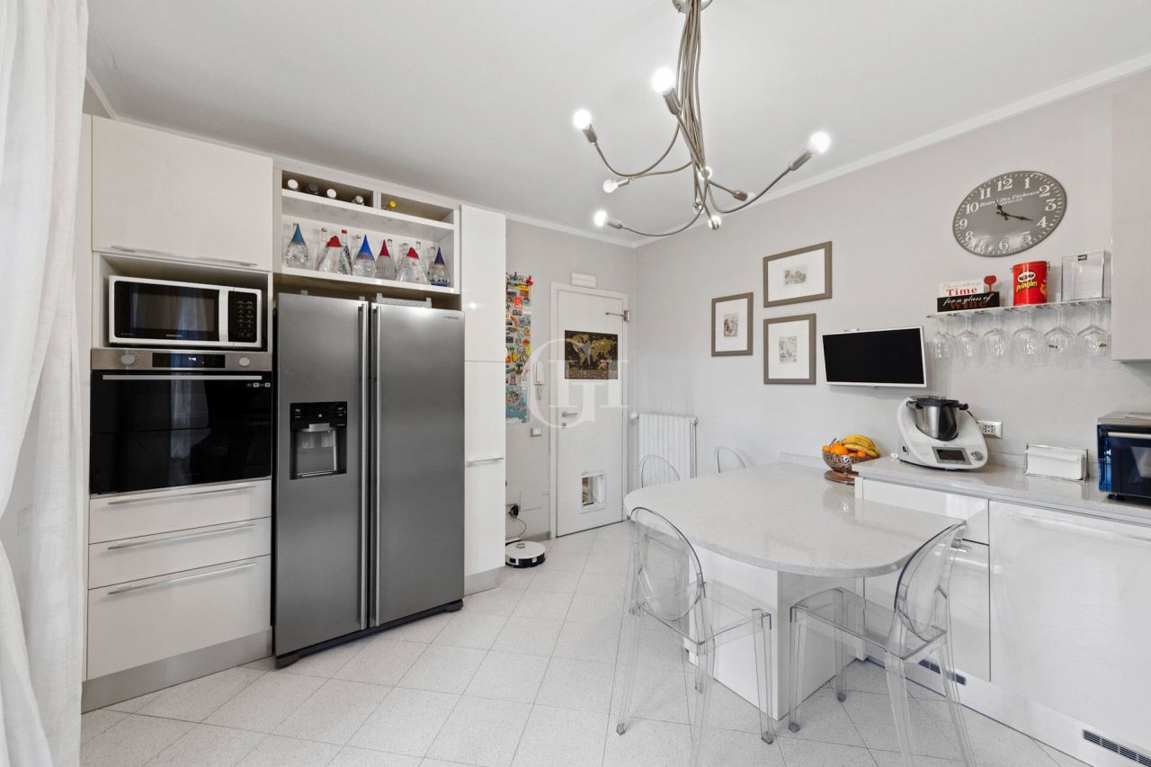 Villa sul Lago di Garda, Italia, 215 m² - foto 7