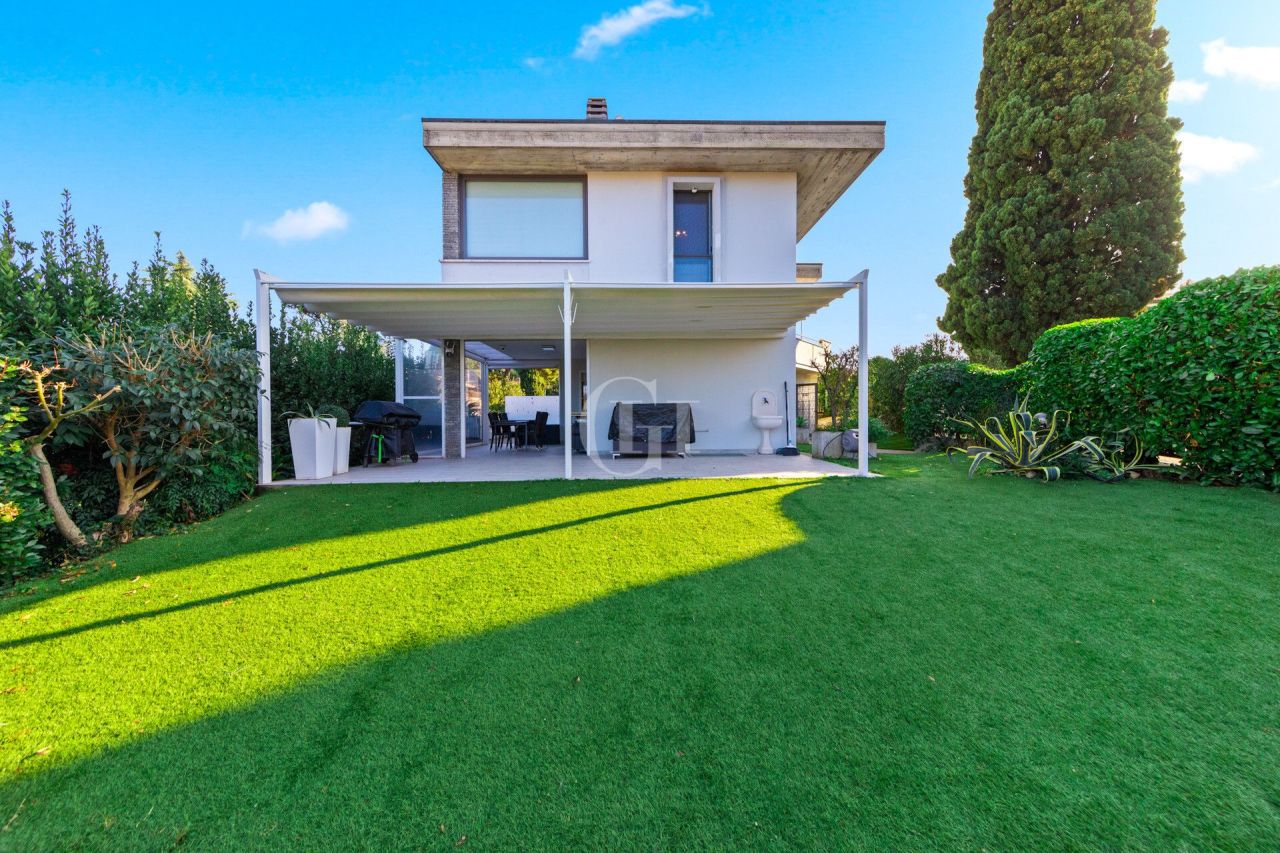 Villa sul Lago di Garda, Italia, 215 m² - foto 2