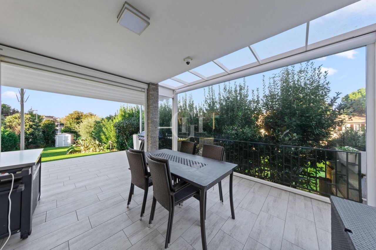 Villa sul Lago di Garda, Italia, 215 m² - foto 16