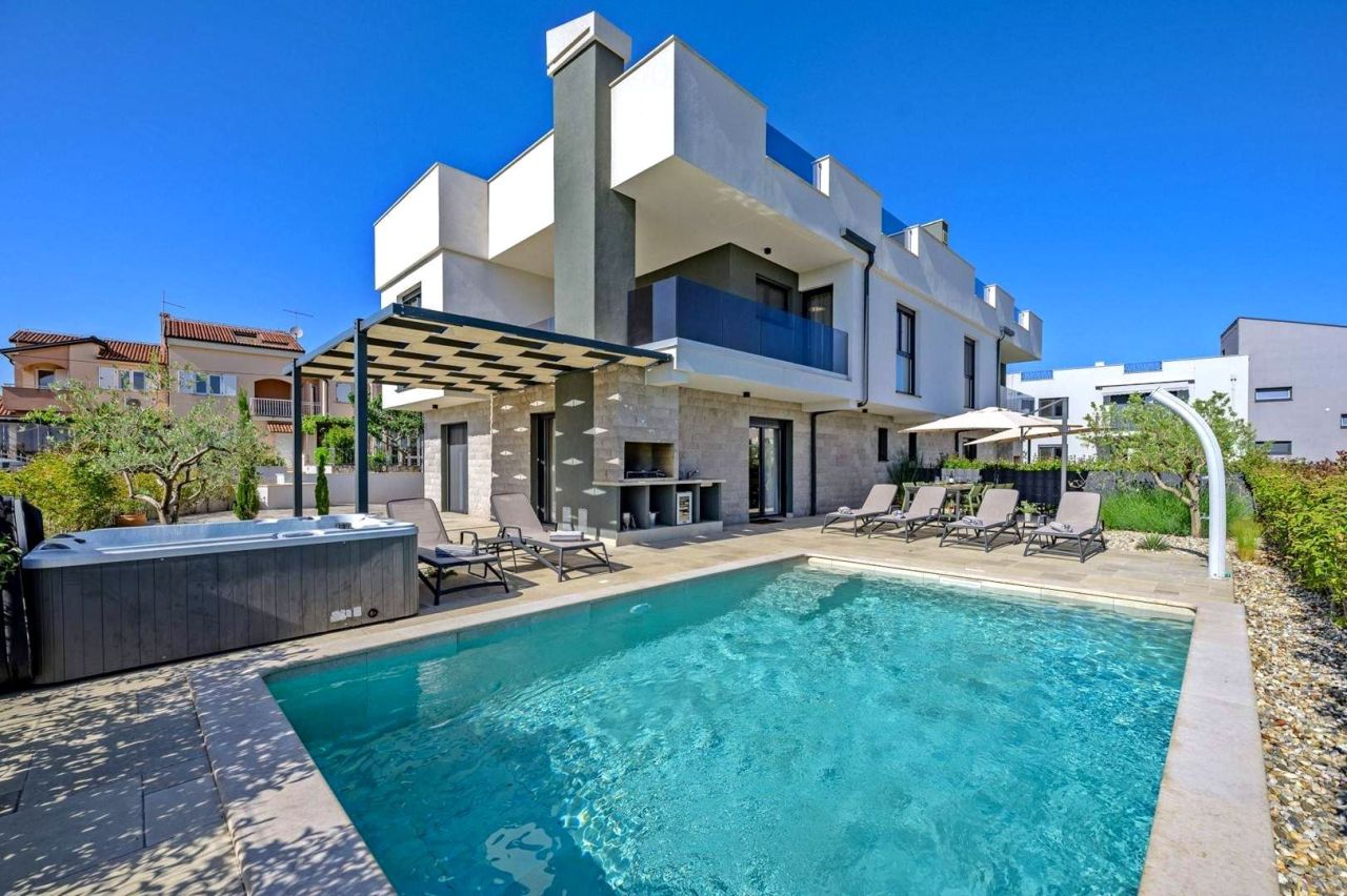 Villa en Poreč, Croacia, 155 m² - imagen 1