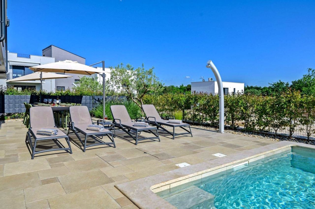 Villa à Poreč, Croatie, 155 m² - image 10