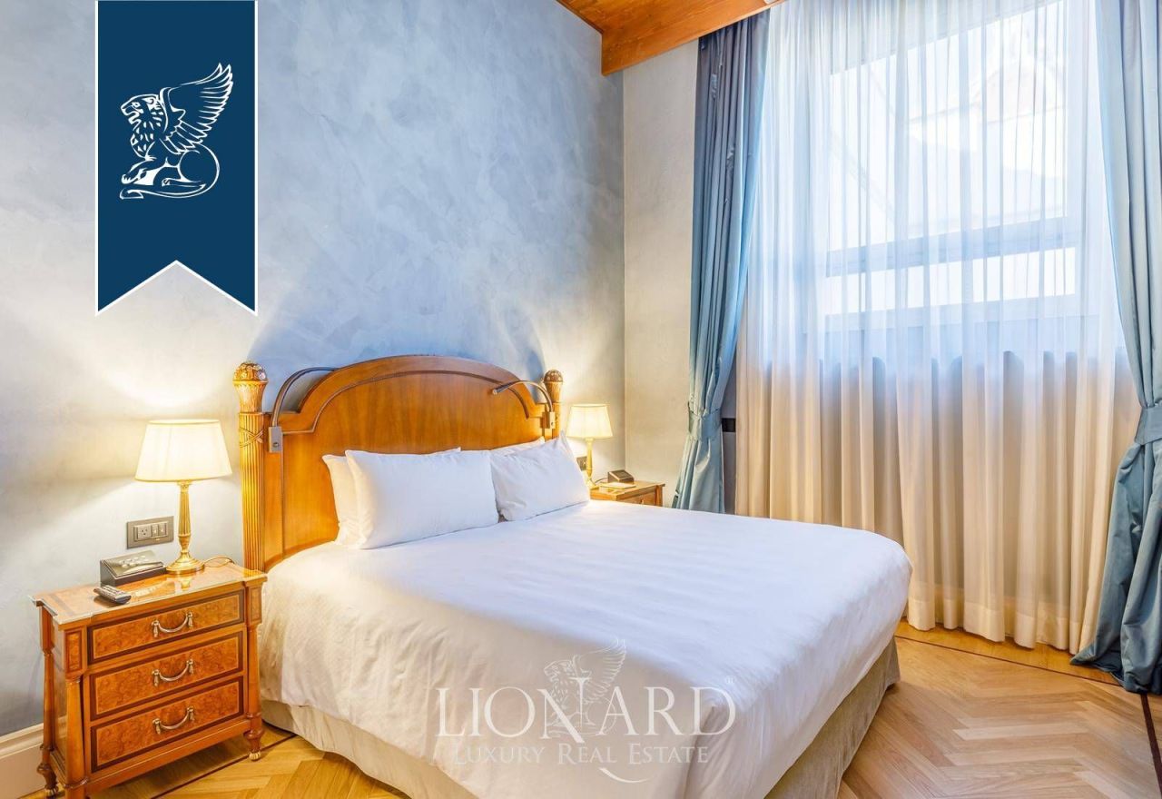 Apartment in Florence, Italy, 174 m² - picture 17