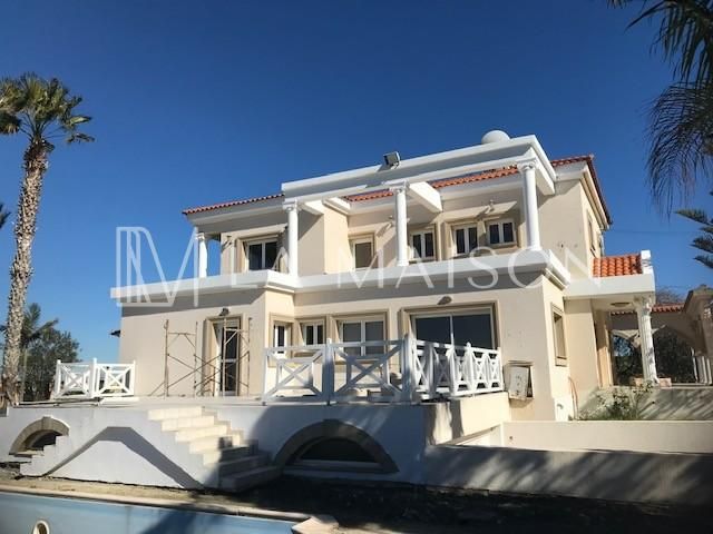 Maison à Larnaca, Chypre, 300 m² - image 1