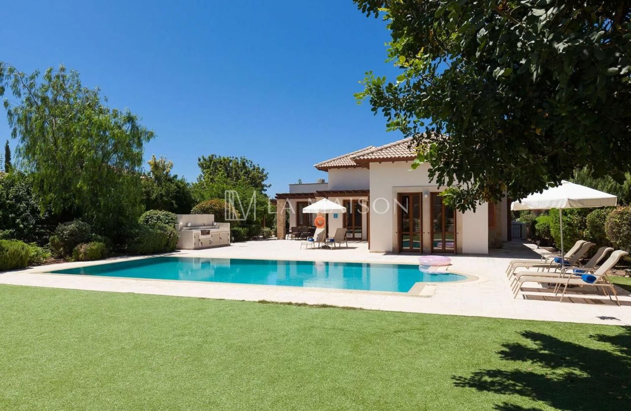 Casa en Pafos, Chipre, 210 m² - imagen 1
