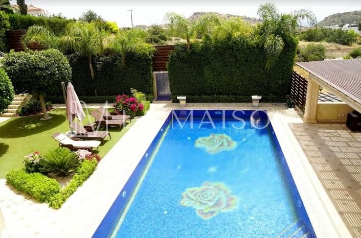 Maison à Limassol, Chypre, 648 m² - image 1