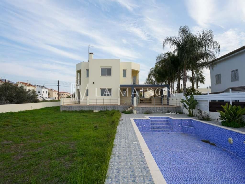 Haus in Nikosia, Zypern, 325 m² - Foto 1