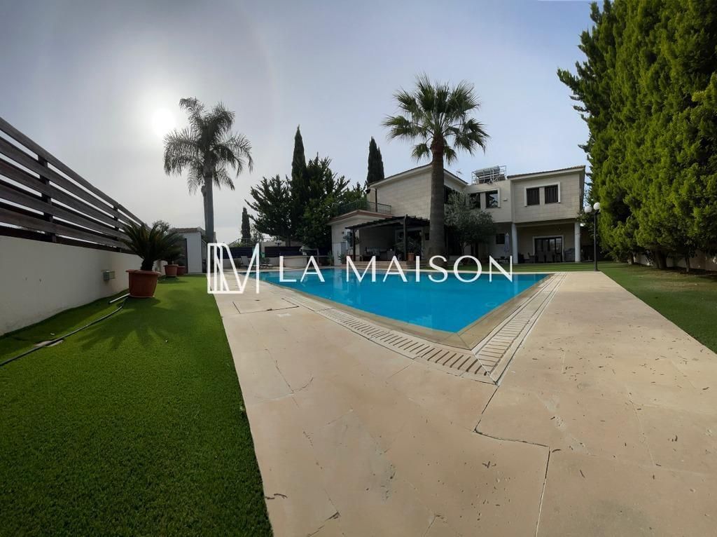 Casa en Nicosia, Chipre, 600 m² - imagen 1